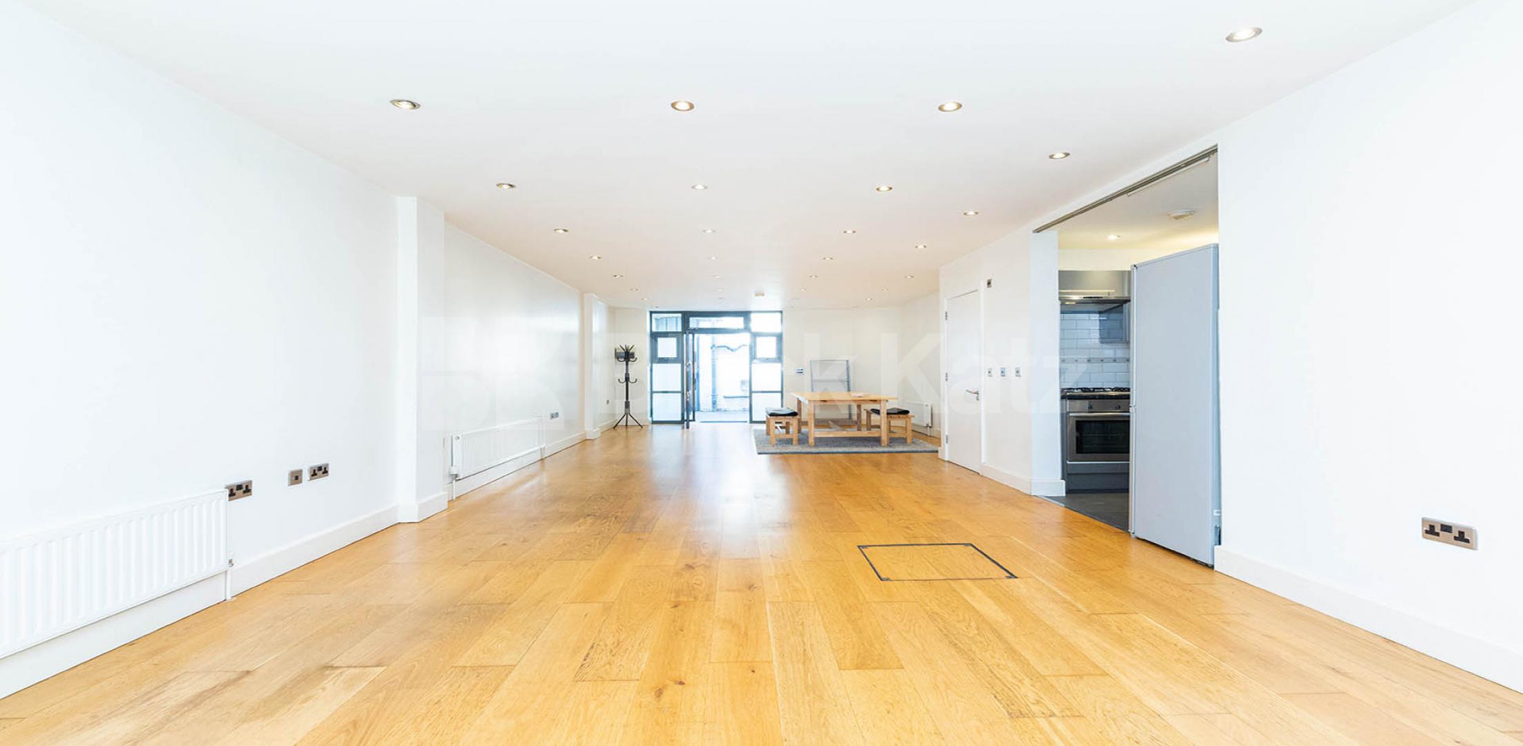 			2 Bedroom, 1 bath, 1 reception Apartment			 Bethnal Green Road, BETHNAL GREEN /HACKNEY